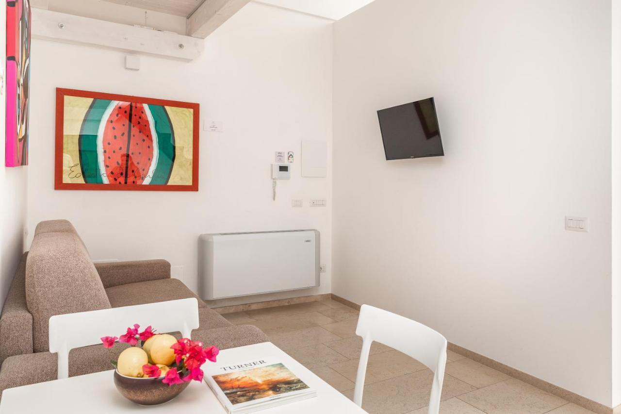 Bed and Breakfast Palazzo Novecento Полиньяно-а-Маре Экстерьер фото