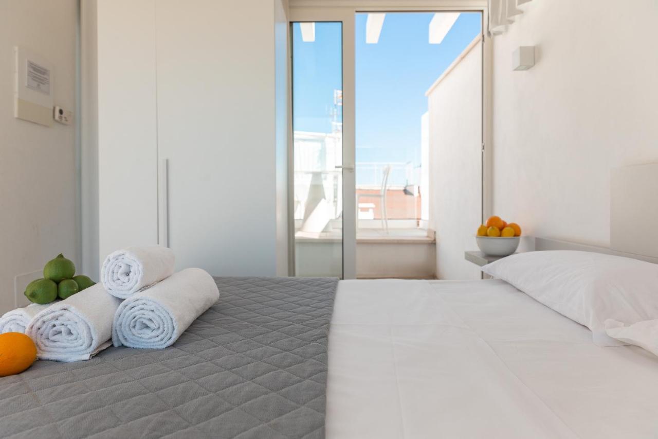 Bed and Breakfast Palazzo Novecento Полиньяно-а-Маре Экстерьер фото